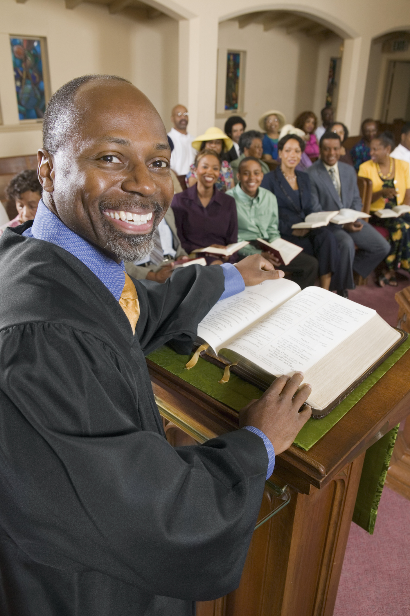 pastor pulpit bible congregants